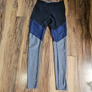 Outdoor Voices Leggings Blue Grey Black small
